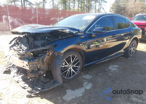 2021 Toyota Camry Se z USA, uszkodzony, nr VIN 4T1G11AK4MU610821